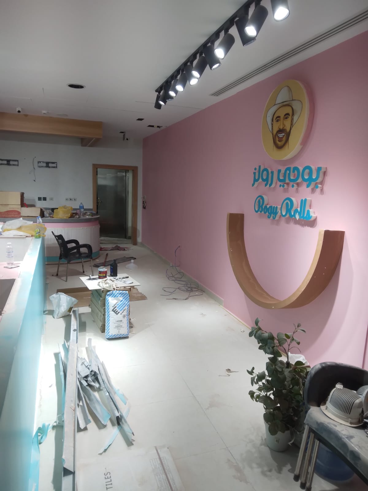 فني دهانات وتشطيب بالرياض